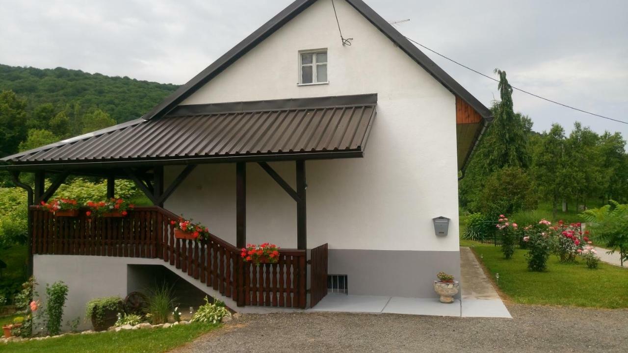 Vila Kuca Za Odmor Luna Slunj Exteriér fotografie